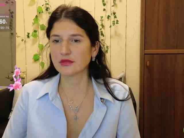 AliannaSoloKisses webcam