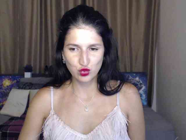 AliannaSoloKisses webcam