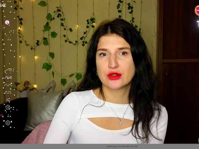 AliannaSoloKisses webcam