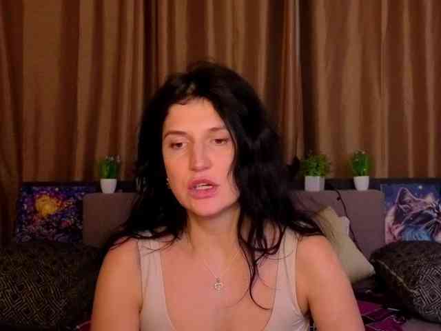 AliannaSoloKisses webcam