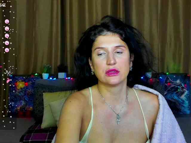 AliannaSoloKisses webcam