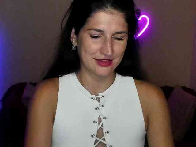 AliannaSoloKisses webcam
