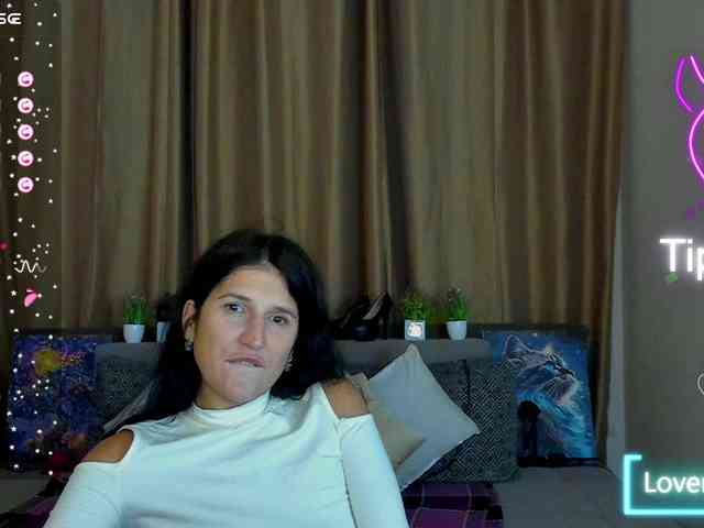 AliannaSoloKisses webcam