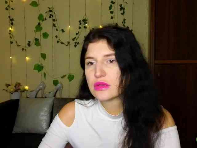 AliannaSoloKisses webcam