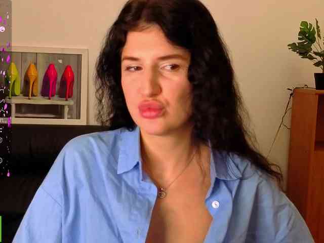 AliannaSoloKisses webcam