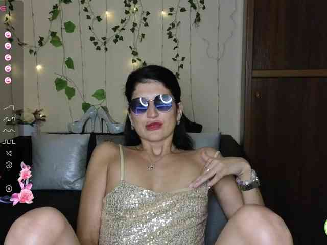 AliannaSoloKisses webcam