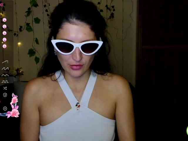 AliannaSoloKisses webcam