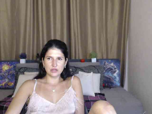 AliannaSoloKisses webcam