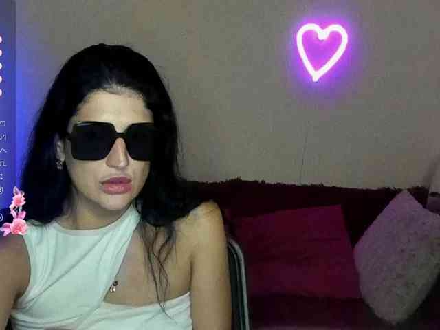 AliannaSoloKisses webcam