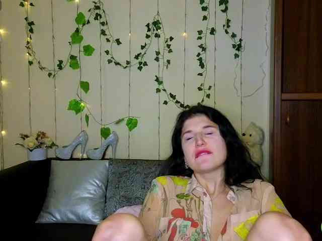 AliannaSoloKisses webcam