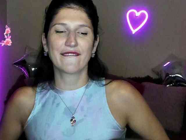 AliannaSoloKisses webcam