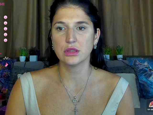 AliannaSoloKisses webcam
