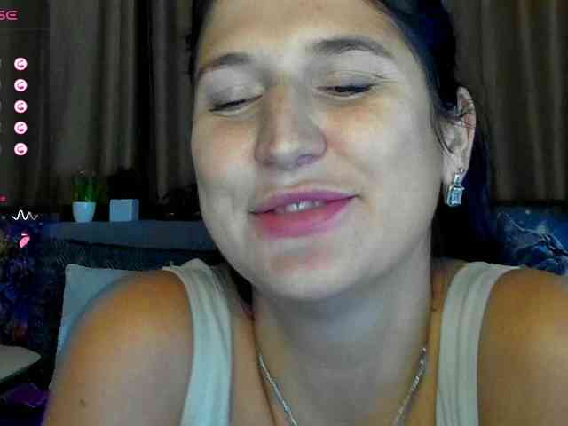 AliannaSoloKisses webcam