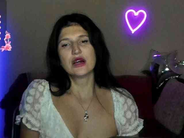 AliannaSoloKisses webcam