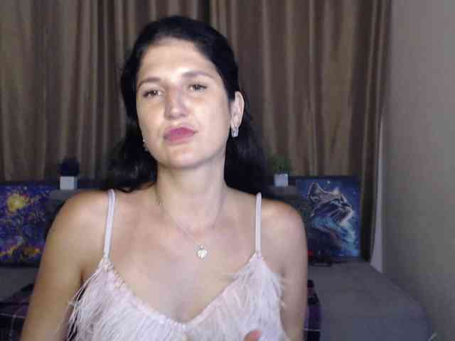 AliannaSoloKisses webcam