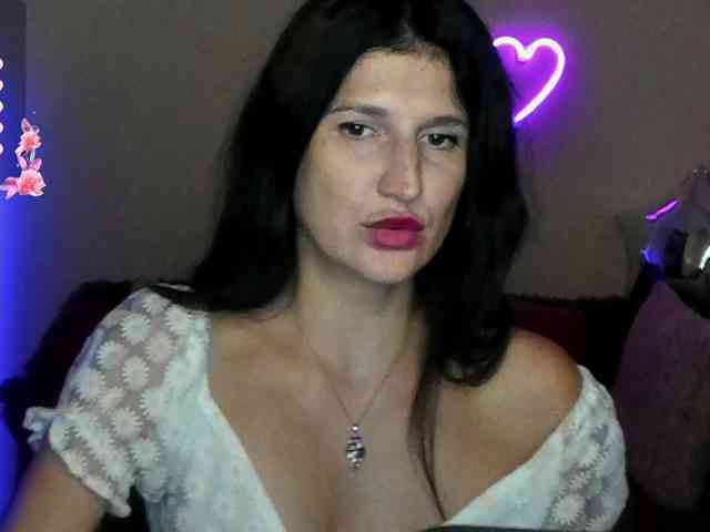 AliannaSoloKisses webcam