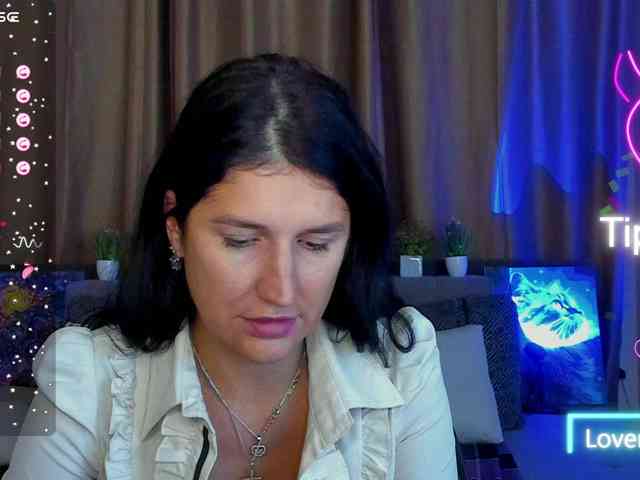 AliannaSoloKisses webcam