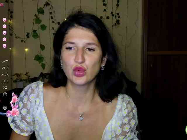 AliannaSoloKisses webcam