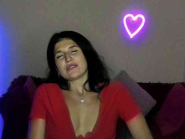AliannaSoloKisses webcam