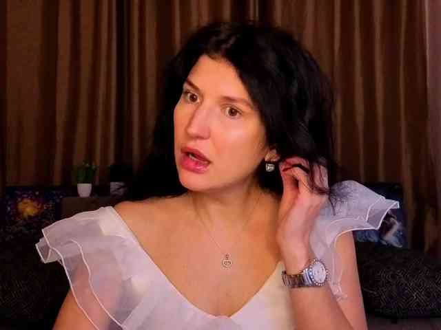 AliannaSoloKisses webcam