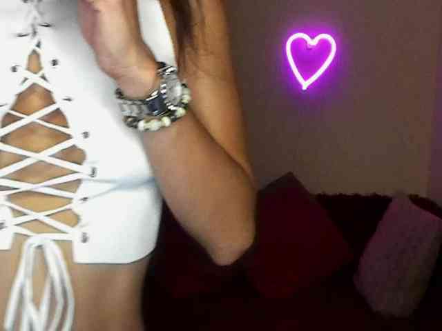 AliannaSoloKisses webcam
