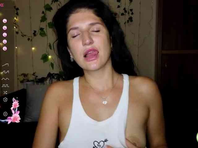 AliannaSoloKisses webcam