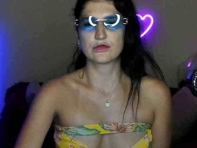 AliannaSoloKisses webcam