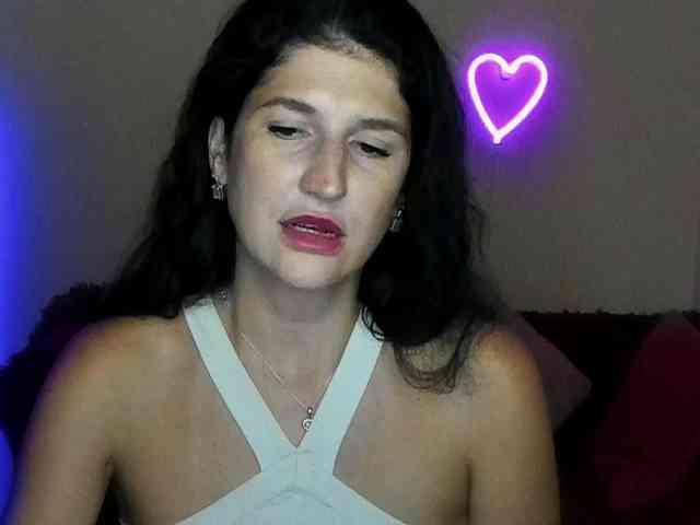 AliannaSoloKisses webcam