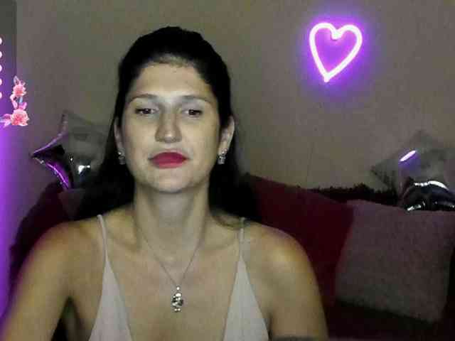 AliannaSoloKisses webcam
