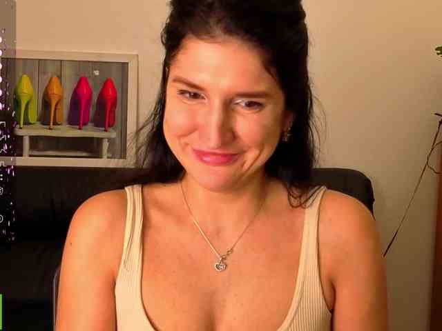 AliannaSoloKisses webcam