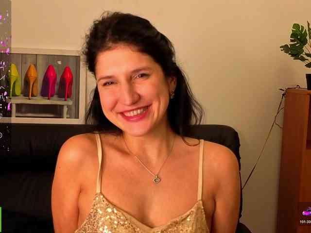 AliannaSoloKisses webcam