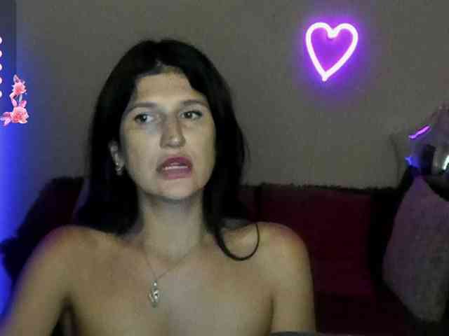 AliannaSoloKisses webcam