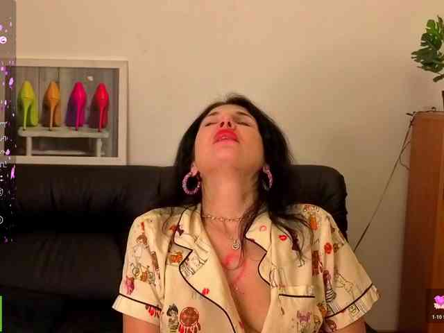 AliannaSoloKisses webcam