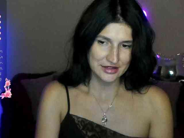 AliannaSoloKisses webcam