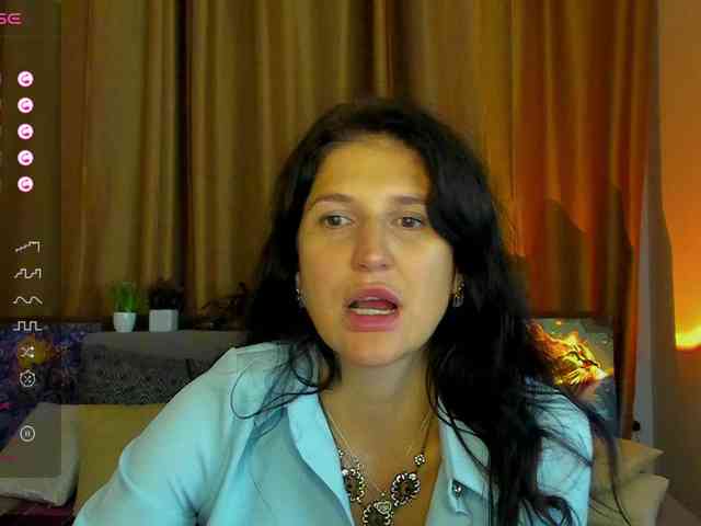 AliannaSoloKisses webcam