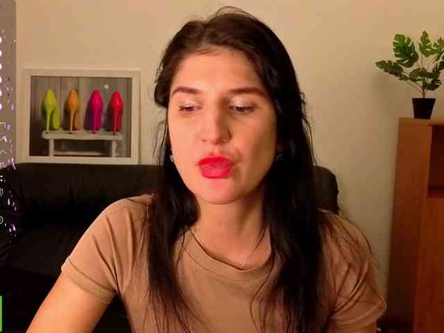 AliannaSoloKisses webcam