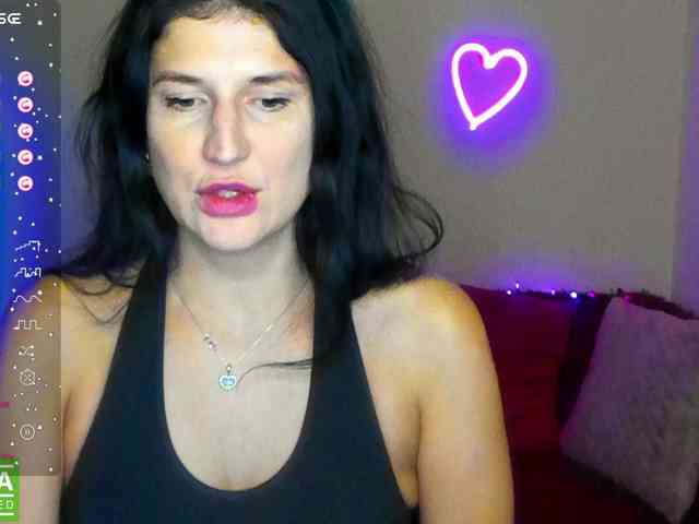 AliannaSoloKisses webcam