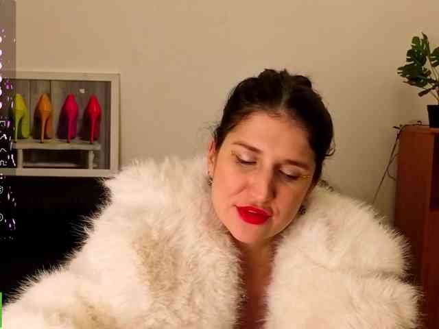 AliannaSoloKisses webcam