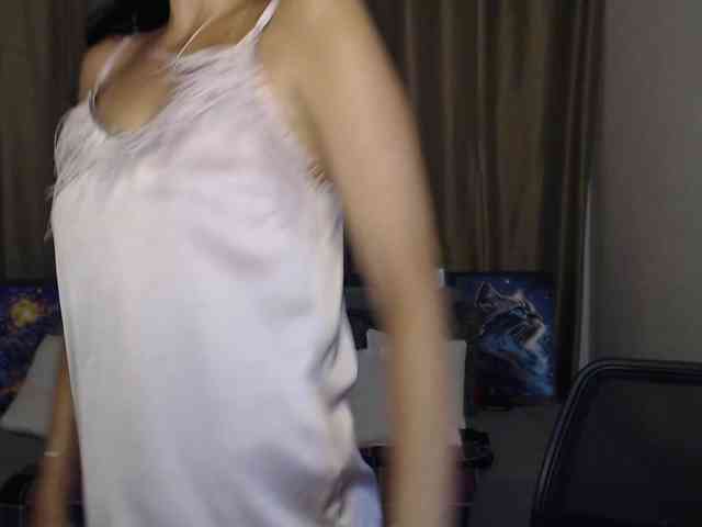 AliannaSoloKisses webcam