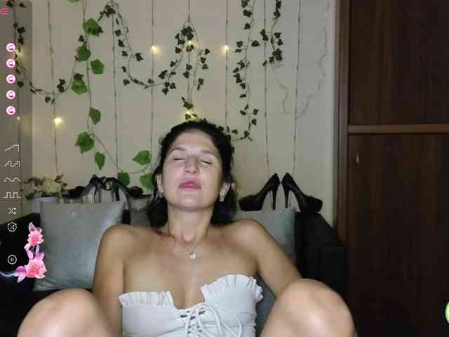 AliannaSoloKisses webcam