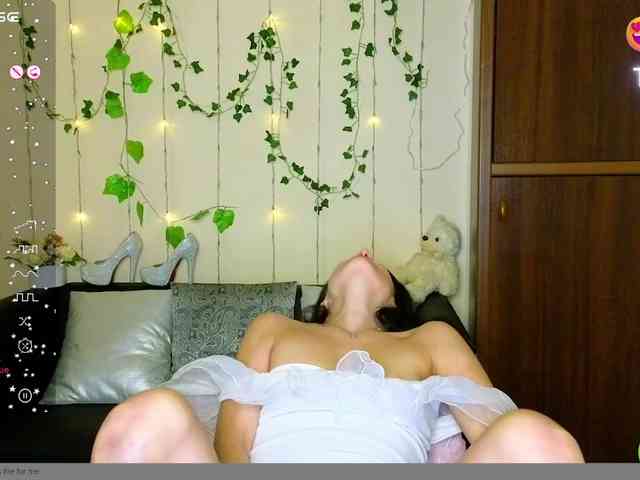 AliannaSoloKisses webcam