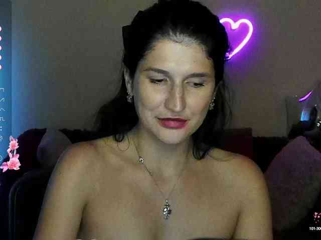 AliannaSoloKisses webcam