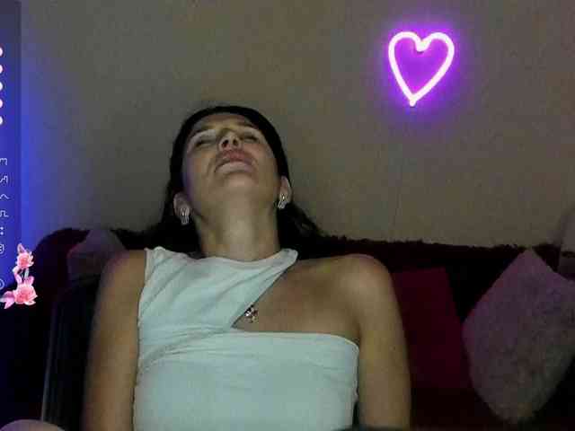 AliannaSoloKisses webcam