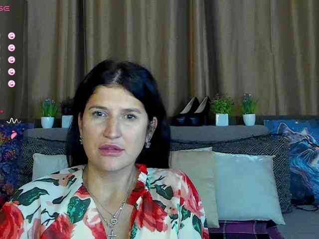 AliannaSoloKisses webcam