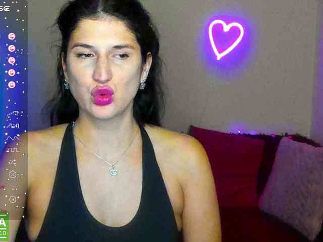 AliannaSoloKisses webcam