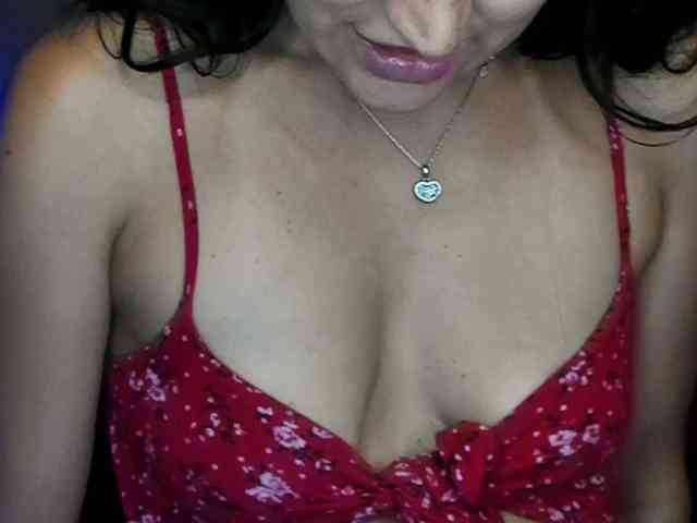 AliannaSoloKisses webcam