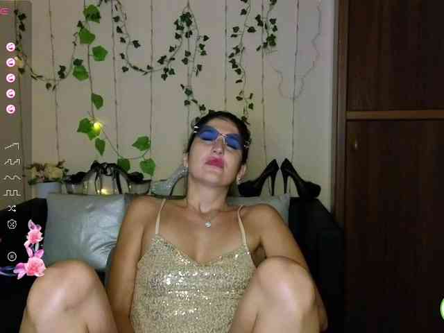 AliannaSoloKisses webcam