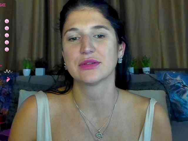 AliannaSoloKisses webcam