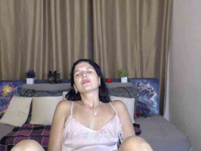 AliannaSoloKisses webcam