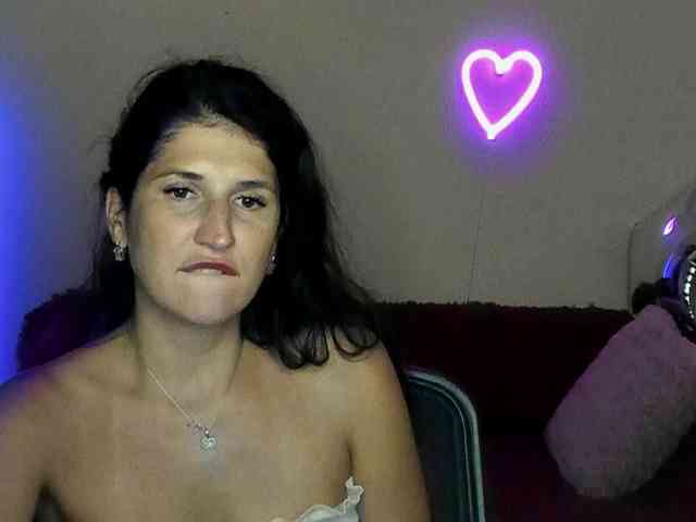AliannaSoloKisses webcam